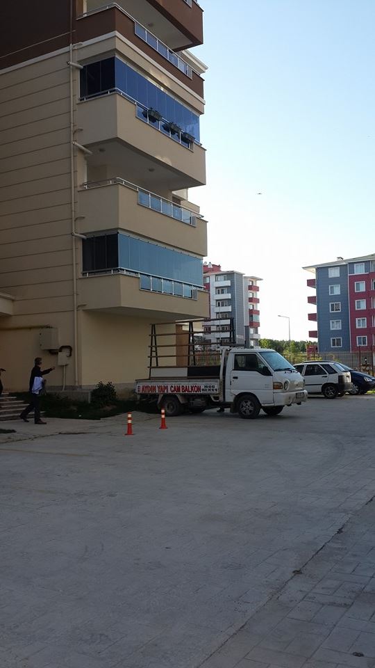 Motorlu Giyotin Cam Balkon